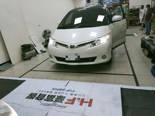 TOYOTA PREVIA